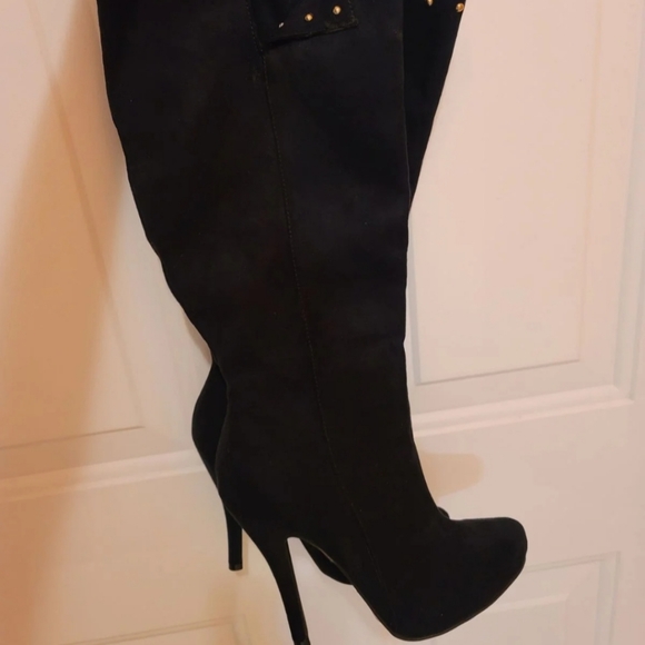 Boots - Picture 2 of 2